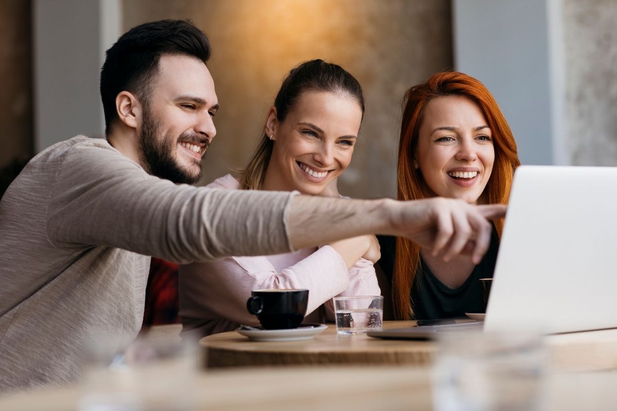 How To Encourage Having a Friend At Work