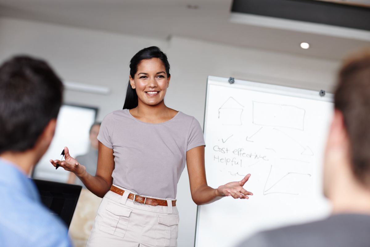 Versatility vs Specialization: Which Is The Right Choice For Your Tech Career?